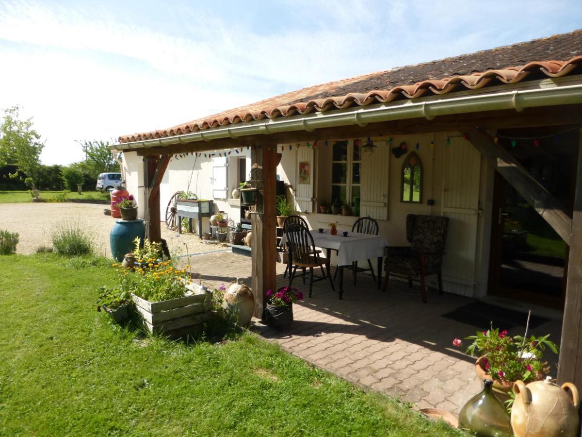 Chez Kate Bed & Breakfast Charroux  Exterior foto