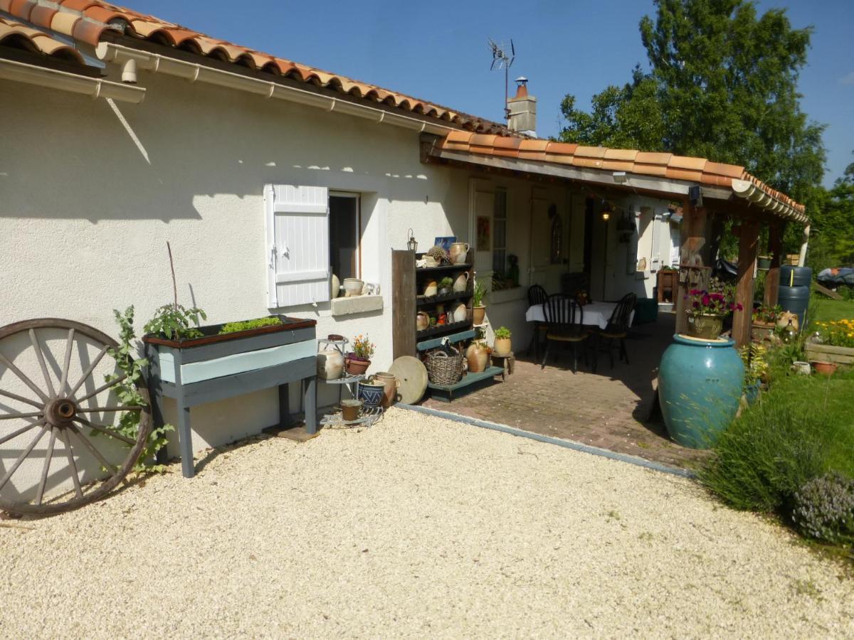 Chez Kate Bed & Breakfast Charroux  Exterior foto